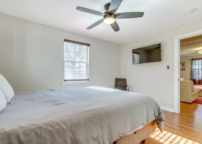 Holiday home In Historic East Hill Neighborhood