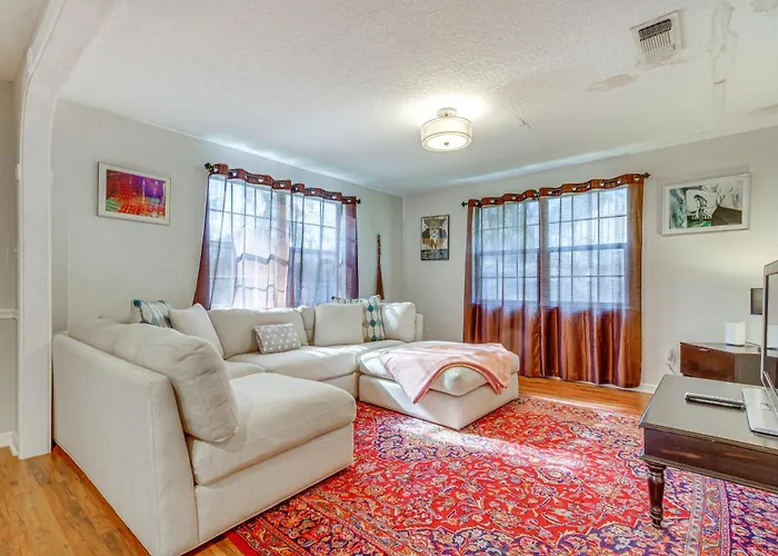 Holiday home In Historic East Hill Neighborhood *