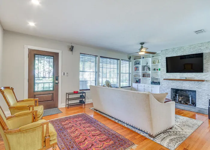 Holiday home In Historic East Hill Neighborhood *